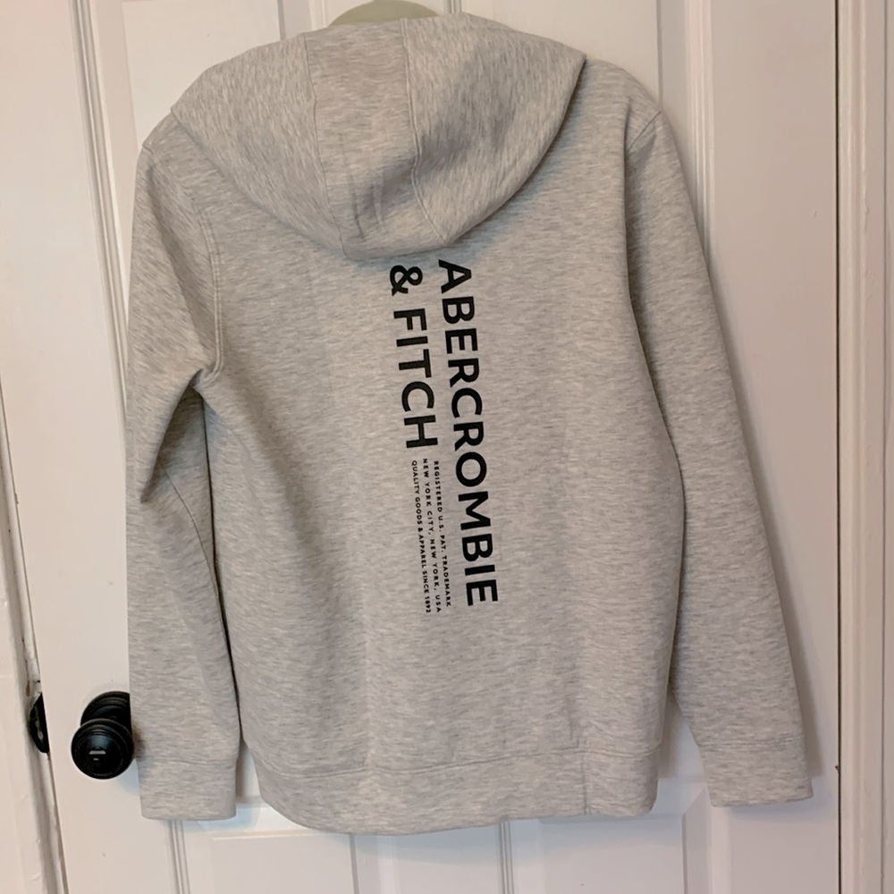 Nwt. Abercrombie & Fitch Boys hoodie size 15/16. Teen.